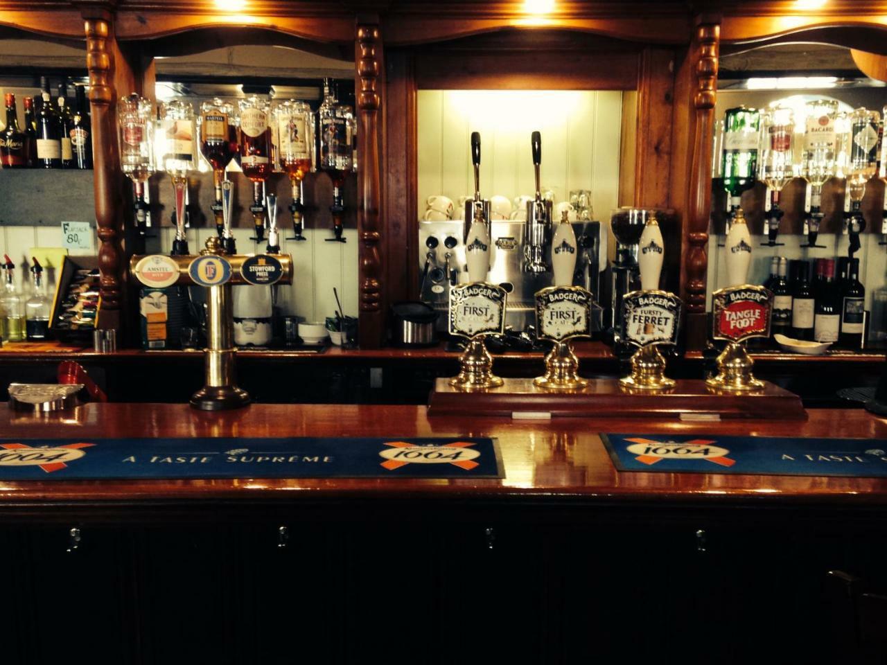 The Swan Inn Стърминстер Нютън Екстериор снимка